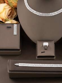 1 Set Schmuckset mit kubischen Zirkoniasteinen in rechteckigem Design, enthält 1 Paar Ohrringe, 1 Halskette, 1 Armband, 1 Ring, geeignet für Frauen Hochzeitsfeier, ohne Geschenkbox