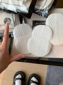 120 Peças Protetor de Suor de Axila, Absorvente Descartável de Transpiração de Axila, Durável e Eficaz, Respirável, Invisível, Patch Absorvente, Leve e Absorvente de Suor, Confortável e Inodoro, Fácil de Usar, Adequado para Homens e Mulheres no Verão Quente (1 Peça/10pcs/20pcs/30pcs/50pcs) Resfriamento de Verão, Praia, Viagem