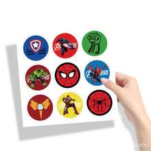Set de 6 bolsas de regalo con temática de héroes de  Avengers + Set de 9 stickers, incluyendo Spiderman, Iron Man, , bolsas de regalo multifuncionales para fiestas, bolsas de papel kraft selladas, adecuadas para cumpleaños, bodas, ceremonias de graduación, celebraciones festivas | Diseñado con cuidado, sin necesidad de energía, perfecto para regalar a amigos regalos de días festivos, regalos de cumpleaños, regalos para fiestas, Navidad, Pascua, Acción de Gracias, regalos de graduación - Multicolor - Ver 4