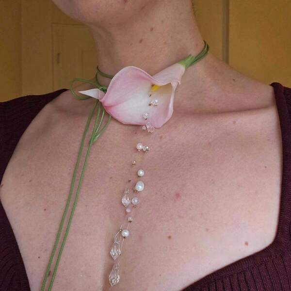 1pc Designer Handmade Thorn Rose Punk Velvet Flower Titanium Steel Necklace Heavy Button Clavicle Chain