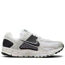 Nike Zoom Vomero 5 - White Black Platinum - View 1
