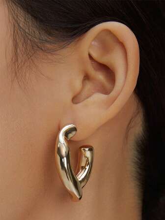 1pair Fashionable Minimalist Geometric Chain Link Clasp Earrings In Golden Tone