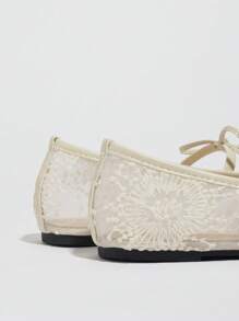 Women's White Ballet Flats With Bow Decor, Flower Embroidery, Breathable Mesh Vamp, Square Toe, Suitable For Wide Or Plump Feet, Summer Mary Jane Shoes