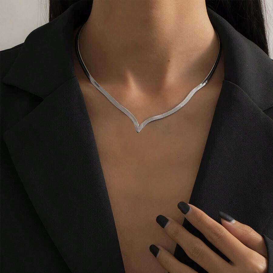 1 件朋克金属链项链，简约几何 V 形金属蛇骨项链，非常适合女性节日装扮