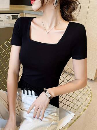 女款方领黑色短袖T恤，2025夏季新款，简约一字肩设计，时尚百搭上衣