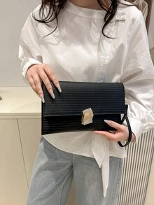 1pc Quilted Flap Closure PU Solid Color Envelope Bag, Fashionable Bright Color Party Clutch Bag, Laser Bright Color Chain Shoulder Bag, Glossy Evening Party Small Square Bag, Suitable For Women To Use For Dating, Party, And Evening Events - Black - View 4