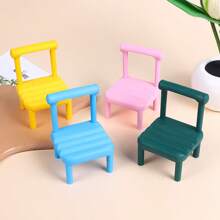 Support de téléphone de bureau Mini chaise petite Petit tabouret Personnage de dessin animé Paresse Démontable Base Ornement mignon, Convient pour divers supports de téléphone mobile et tabouret, Convient pour les cadeaux, la décoration de fête des vacances.
