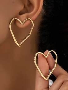 CVNANA 2pcs, Exquisite, Simple Hollow-Out Golden Asymmetric Heart-Shaped Earrings, Perfect For Holiday Gifts, Graduation Season Gifts, Birthday Gifts For Besties - C - View 10