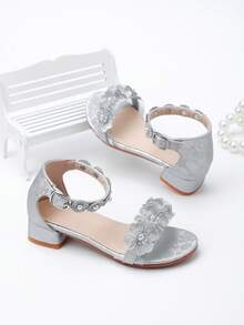 Sandalias de niña Zantong en gris con estilo floral de cristal, sandalias de tacón alto dulces para niños, sandalias de tacón bajo grueso abiertas y lindas para princesa, zapatos brillantes de vestir de verano, zapatos de baile, regalo de cumpleaños, zapatos de fiesta y boda con flores para niños, adecuados para niños/niñas