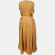 Vestido Longo Regata Liso Decote em V com Gola e Bolsos