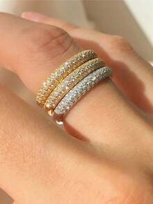 1枚925纯银戒指，镶嵌闪亮立方氧化锆，男女皆宜，可搭配日常服饰或作为派对配饰。高品质戒指，精致珠宝，绝佳礼品。 - 滿圈雙排鑽 - 查看 1