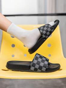 Men's Shoes, Men's Checkered Home Casual Slippers, Breathable And Durable, Suitable For Bathrooms, Beaches, And Home Wear