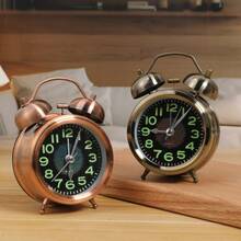 1pc 3 Inch Vintage Mute Analog Alarm Clock, Loud Metal Alarm Clock With Night Light And Handle, Suitable For Heavy Sleepers, Adults And Students, Desk, Dorm And Bedroom, Cartoon Design, Powered By AA Battery (Not Included), Great For Easter, Mother's Day Gift