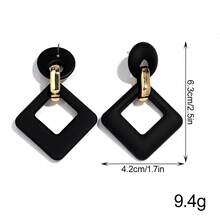 1 对时尚亚克力哑光彩色几何菱形吊坠耳环，适合女性日常佩戴