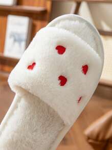 Pantufas domésticas femininas bordadas com coração, pantufas macias e fofas de biqueira aberta, deslizantes, quentes para uso interno/externo, adequadas para todas as estações, outono/inverno, maternidade