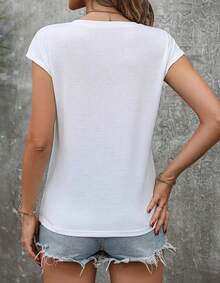 Camiseta de mujer de moda elegante con estampado de libélula geométrica, cuello en V, manga corta, tejido de poliéster, largo regular, blusa casual para todas las estaciones - Blanco - Ver 2