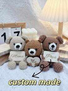 1 peça de 3,9 polegadas de estatueta de urso de pelúcia de crochê com energia positiva personalizada, personalizável com nomes de membros da família, adequada para o dia das mães, dia dos pais, aniversário de casal, confissão, festa, casamento, aniversário, presentes de Natal, presente de dia das mães, multifuncional, reutilizável, ornamental, requintado, elegante, adorável, colorido, fofo, engraçado, personalizado, único, presentes ideais para ela, presentes ideais para ele, para aniversários, para aniversários