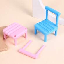 Support de téléphone de bureau Mini chaise petite Petit tabouret Personnage de dessin animé Paresse Démontable Base Ornement mignon, Convient pour divers supports de téléphone mobile et tabouret, Convient pour les cadeaux, la décoration de fête des vacances.