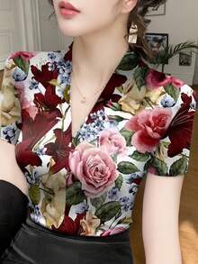 女士V领短袖T恤，时尚轻盈修身印花吊带背心，适合夏季休闲度假穿着 - 紫羅蘭色 - 查看 3