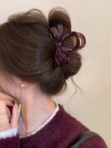 1 szt. Minimalistyczna elegancka spinka motylkowa, modna ozdoba do włosów odpowiednia do fryzur damskich, na wakacje, plażę, do fotografii, na wiosnę/lato. Nowość w sprzedaży. Akcesoria do włosów. Spinki do włosów z kokardką. Modne spinki do włosów. Akcesoria jesienne. Jesienno-zimowe stroje wakacyjne. Kobieta.