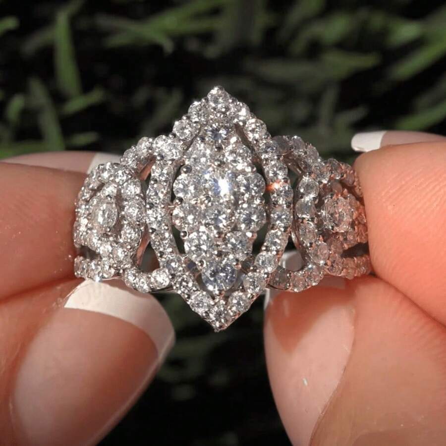 复古波西米亚风格铜质订婚戒指，镶嵌合成锆石，优雅女士承诺戒指，适合日常佩戴和送礼，适合圣诞节和所有季节