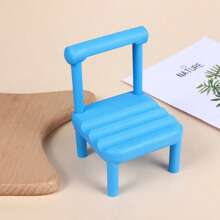 Support de téléphone de bureau Mini chaise petite Petit tabouret Personnage de dessin animé Paresse Démontable Base Ornement mignon, Convient pour divers supports de téléphone mobile et tabouret, Convient pour les cadeaux, la décoration de fête des vacances.