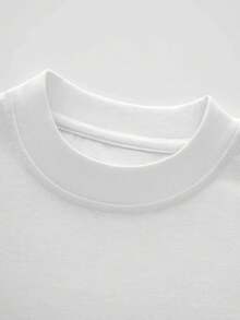 Plus Size Women's Cotton Tee. Features A Shiny Metallic Lip Graphic. Ideal For Spring - Summer, A Sexy And Eye - Catching Piece For Vacations Or Dates. - trắng - Xem 3