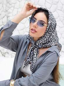 1 pieza Pañuelo de mujer con estampado clásico de leopardo, suave y cómodo, amigable con la piel, pañuelo para el cuello casual para protección solar, ideal para estilizar, 90*90cm