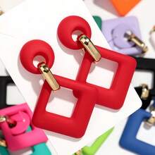 1 对时尚亚克力哑光彩色几何菱形吊坠耳环，适合女性日常佩戴