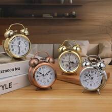 1pc 3-Inch Vintage Style Silent Alarm Clock With Night Light And Handle, Suitable For Sleepers, Adults, Students, Desk, Dorm, Bedroom, Cartoon Design, Battery Powered (Battery Not Included), Mother's Day Gift