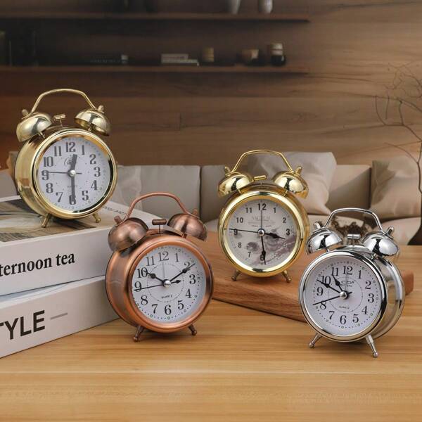 1pc 3-Inch Vintage Style Silent Alarm Clock With Night Light And Handle, Suitable For Sleepers, Adults, Students, Desk, Dorm, Bedroom, Cartoon Design, Battery Powered (Battery Not Included), Mother's Day Gift