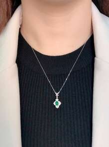1 colar com pingente floral elegante de zircônia cúbica verde em prata esterlina S925, joia versátil para presente feminino, adequado para uso diário, festas e feriados