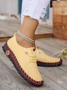 新款系带平底宽鞋女款，牛橡胶底休闲手工防滑软底鞋，适合妈妈