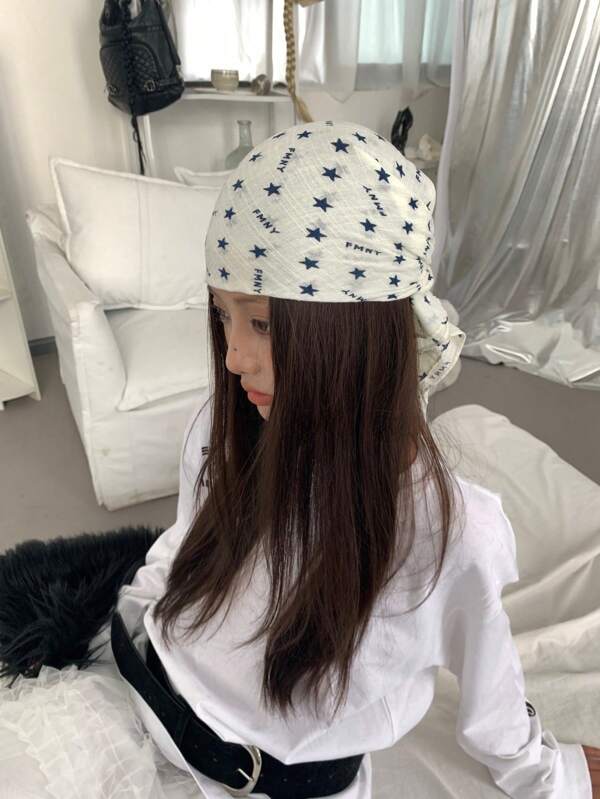 1pc Ins Star Print Square Scarf Headscarf 70*70cm, Spring And Summer Thin Versatile Pastoral Floral Hair Accessories, Bohemian Style Ladies, Square Scarf, Hairband, Headband, Ladies Headscarf, Multi-Functional Use, Can Be Used As A Belt, Decoration, Headscarf, Shawl, Sarong, Very Suitable For Sun Protection, Daily Wear, Party And Outdoor Travel, Vacation, Gift Giving Head Bandana