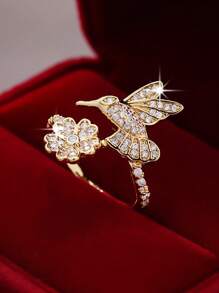 1pc Cute Intricate Sparkling Bee Holding Flower Design Ring, Suitable For Women's Daily Wear And Mother's Day Commemorative Gift