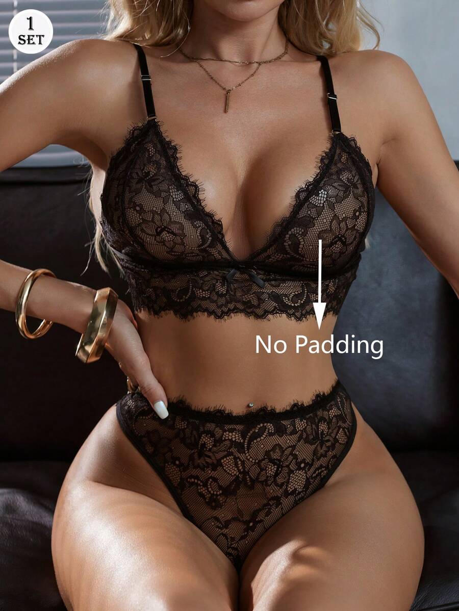 Conjunto de lencería sexy para mujer en color negro, sujetador sin cable y tanga de encaje de talle bajo