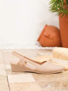 女士尖头小猫跟凉鞋，休闲时尚春夏户外米色优雅正式女士凉鞋