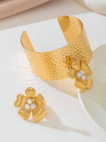 Juego de joyería de mujer con 2 piezas, anillo y pulsera, de diseño elegante y retro vintage con flor de 5 pétalos metálica, en color dorado