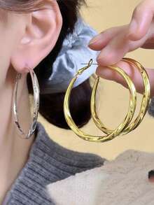 1對嵌有十字與鑽石的簡約耳環，為女士量身打造的個性化圓環耳環 - 十字耳扣 - 查看 9