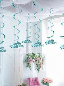 1件。玫瑰金生日派对螺旋装饰吊坠，生日字母螺旋装饰吊旗。“生日快乐”派对装饰布置，生日派对彩带。