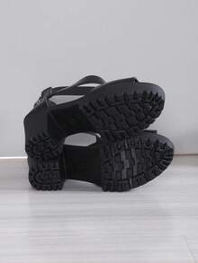 European & American Style Hollow-Out Black High Heel Sandals For Women, Chunky Heel, Back Zipper Design For Easy On/Off, Fashion & Comfortable Punk Peep-Toe Roman Sandals