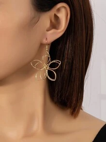 1 Paar modische und elegante Cut Out geometrische Blumen Ohrringe
