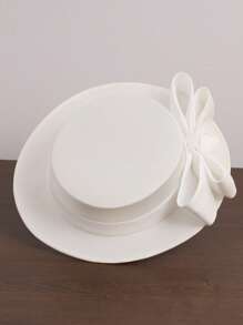 Eleganter breitkrempiger Hut mit weißer Blume und Schmetterling, geeignet für formelle Bälle, Kirchendekoration, Kentucky Style, Hochzeitskleider, Cocktail- und Teekleider, flacher Damenhut