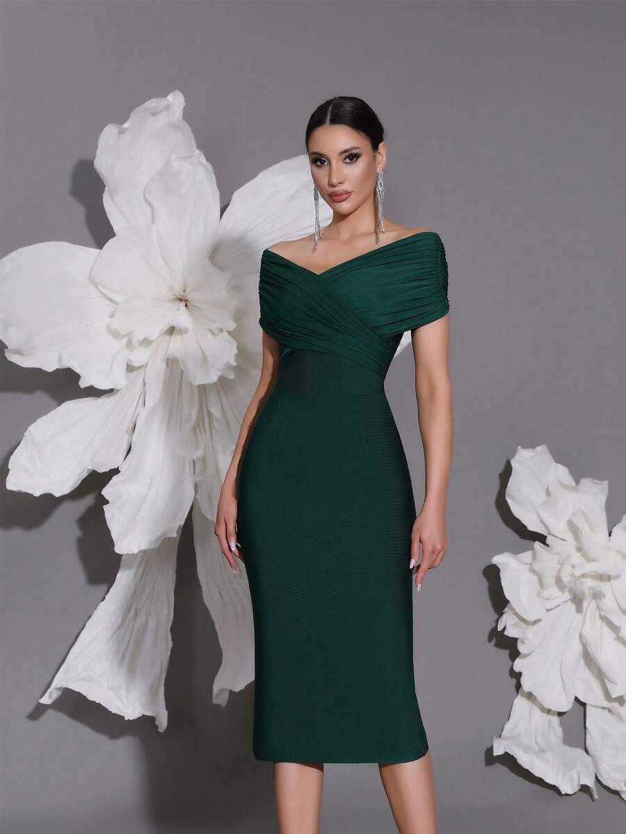 露肩针织绷带连衣裙，优雅奢华的欧式风格，性感修身开衩下摆晚礼服 - 墨綠 - 查看 1