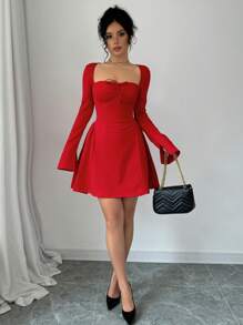 Solid Color Chest Pleated Short Dress, Side Design, Pure Desire Style, Outdoor Dressing, Internet Famous Hot Girl,Valentine's Day Dating,New Women's Clothing