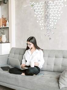 20/50/100/200pcs 2cm Acrylic Triangle Mirror Mosaic Tiles, Self-Adhesive Geometric Wall Sticker For Home Bedroom Living Room/Bathroom Decor, Glass Surface, Glittery, Reusable, Party DIY Craft Gift, Portrait Mirror Decor, Multi-Surface Installable