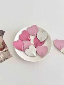 3 piezas Ganchos decorativos de pared en forma de corazón rosa. No se necesita perforación. Perfecto para la decoración de la habitación de una niña. Estilo minimalista. Se puede usar para colgar llaves, abrigos, toallas, sombreros, joyas, paraguas, etc. Adecuado para la sala de estar, dormitorio, oficina, decoración del hogar, decoración de la habitación, decoración de pared, regalo de cumpleaños/graduación.