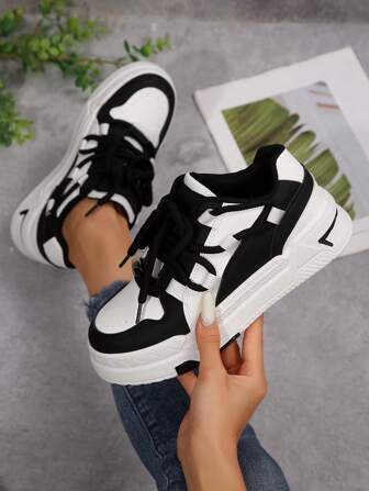 2025春季新款女黑白学生滑板鞋时尚百搭透气运动鞋休闲鞋ins风