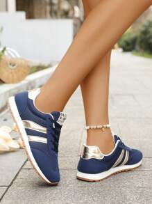 Nouvelles baskets décontractées 2025 à semelle épaisse, vintage pour femmes. Chaussures de sport légères, respirantes et confortables avec lacets. Semelle antidérapante et souple, mode