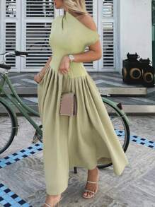 فستان أنيق بقصة كاجوال للربيع والصيف، طراز أنيق بأكتاف منحرفة وياقة عارية الكتف، بتصميم من الكروشيه والكشكشة في الأطراف، بأكمام قصيرة، قصة مستقيمة بتصميم A-line رفيع